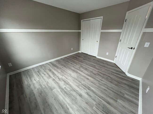 Building Photo - 344 W Columbine Ln