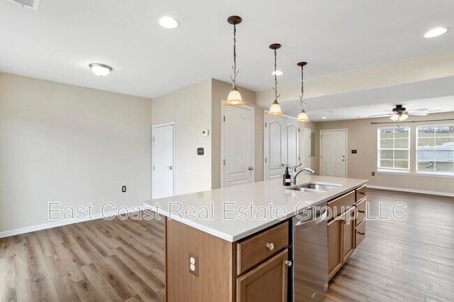 Building Photo - 203 Ran Rue Drive