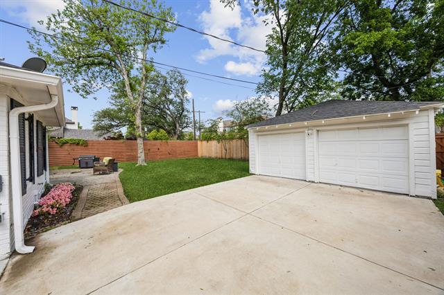 Building Photo - 6505 Woodland Dr