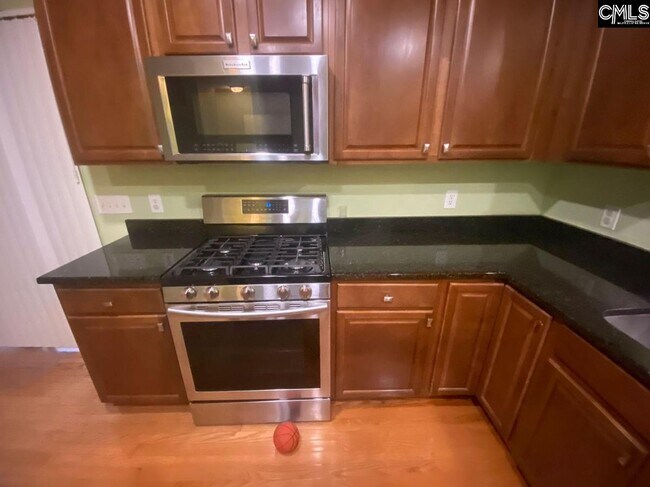 Building Photo - 137 Hammock Dr