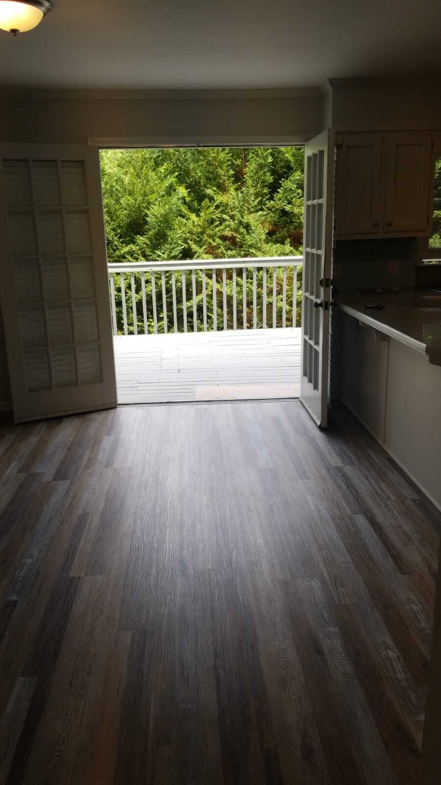 Balcony entry way - 783 N Parkwood Rd