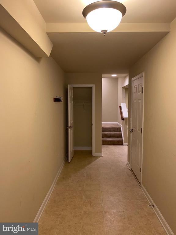 Building Photo - 104 Gretchen Ct