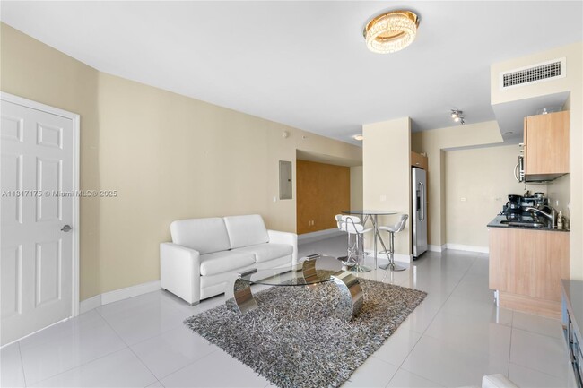 Building Photo - 350 S Miami Ave