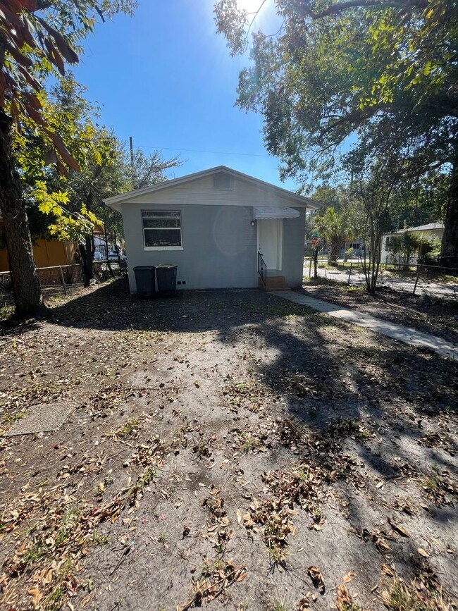 Building Photo - Single Family home available now!