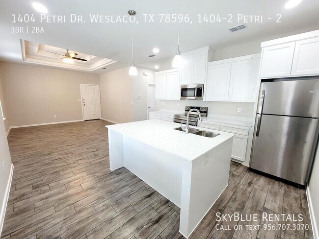 Building Photo - 1404 Petri Dr