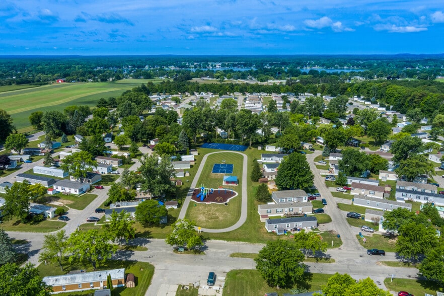 Building Photo - 4477 Goldenrod Dr