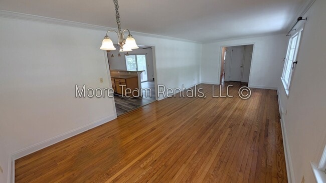 Building Photo - 3/2 Ranch - Fenced Garden Plot