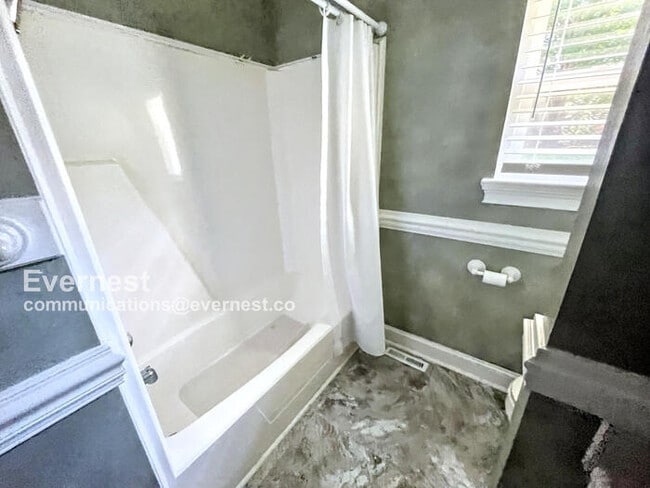 Building Photo - 5438 Village Garden Dr