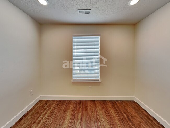 Building Photo - 2335 S Wild Horse Way