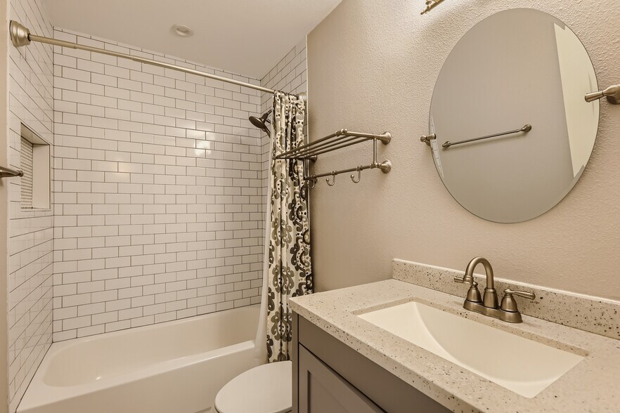 Building Photo - 8476 E Chaparral Rd