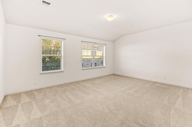 Building Photo - 1620 Bryant Dr