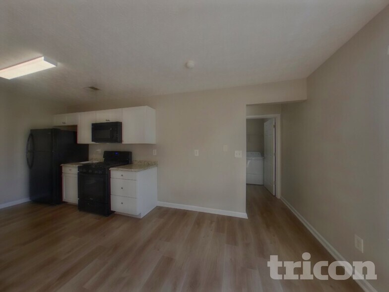 Building Photo - 471 Sawtooth Ln