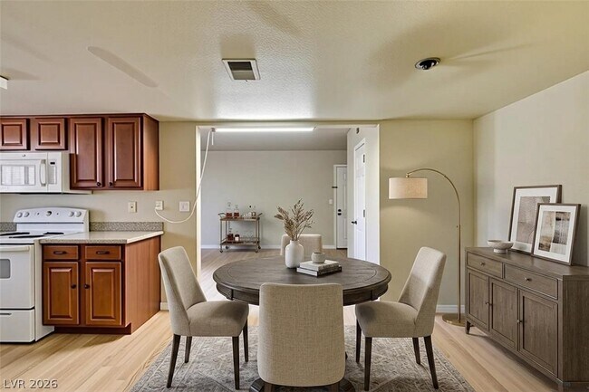 Building Photo - 4450 Sandy River Dr