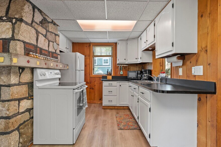 Building Photo - 46 Emerson Dr