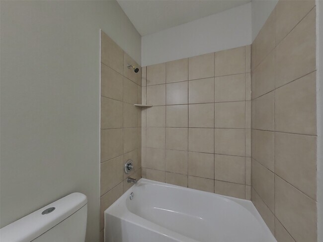 Building Photo - 210 Pequin Rd