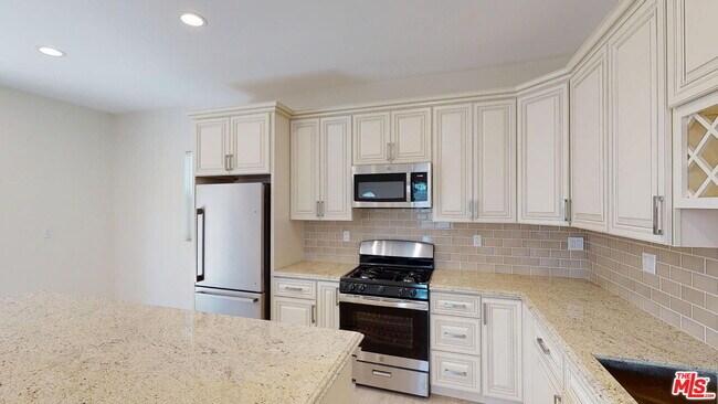 Building Photo - 7252 Glade Ave