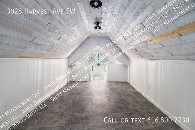 Building Photo - 3028 Harvest Ave SW