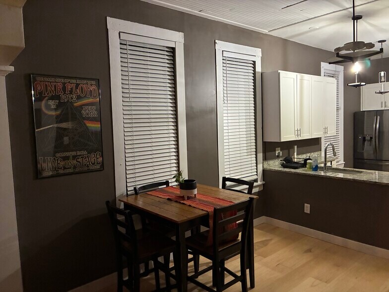 Building Photo - 1512 E 18th Ave