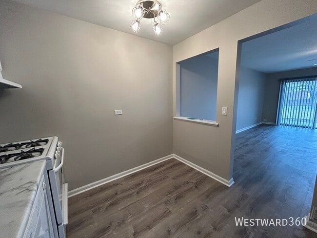 Building Photo - 5501 Carriage Way Dr