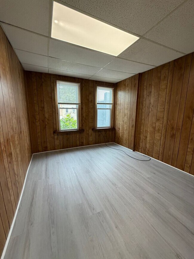 Building Photo - 1313 N 51st St