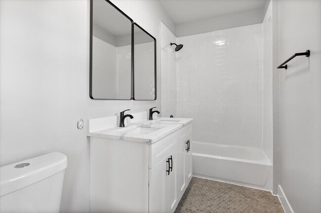 Building Photo - 3751 N Clifton Ave