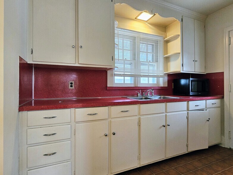 Building Photo - 426 Cherry St