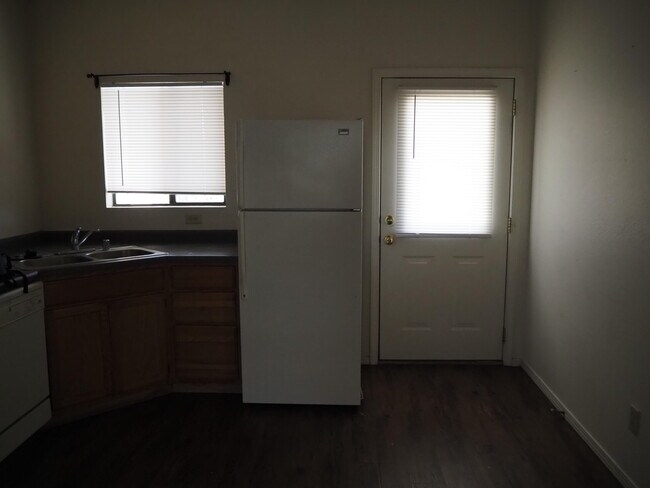 Building Photo - 4256 Sabana Loop SE