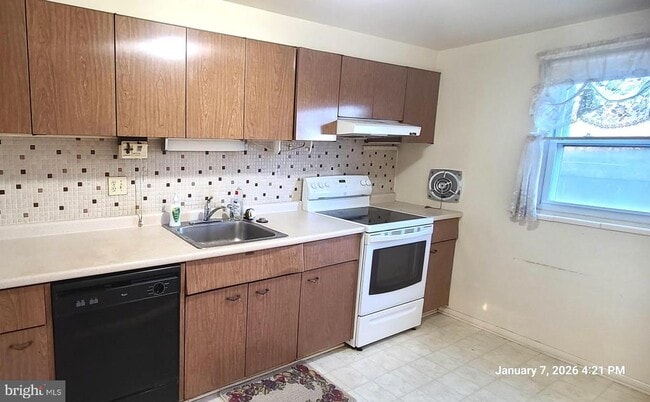 Building Photo - 934 Regina Dr