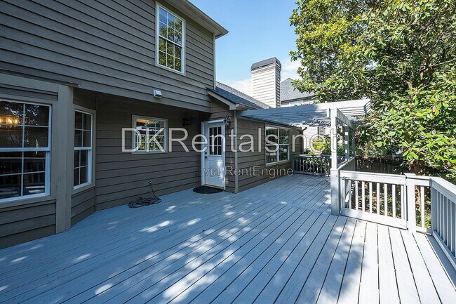 Building Photo - 114 Eagle Glen Dr