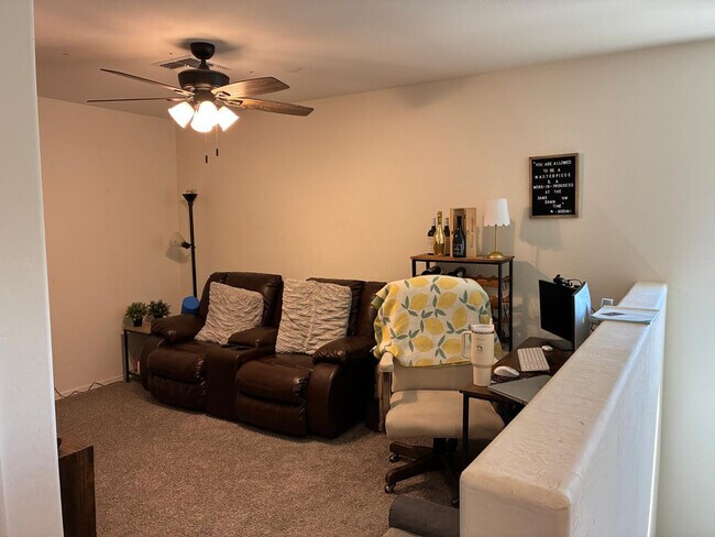 Building Photo - 17540 W Country Club Terrace