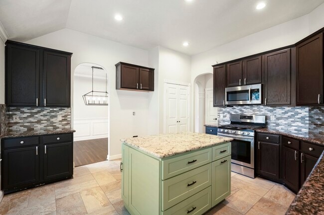 Building Photo - 5802 Sawyer Bend Ln