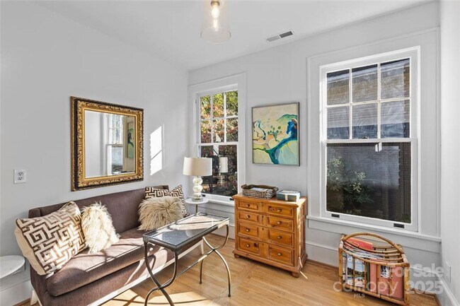 Building Photo - Myers Park - T.R. Lawing Realty, Inc