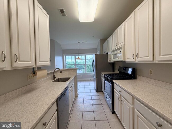 Building Photo - 2100 Ganton Green