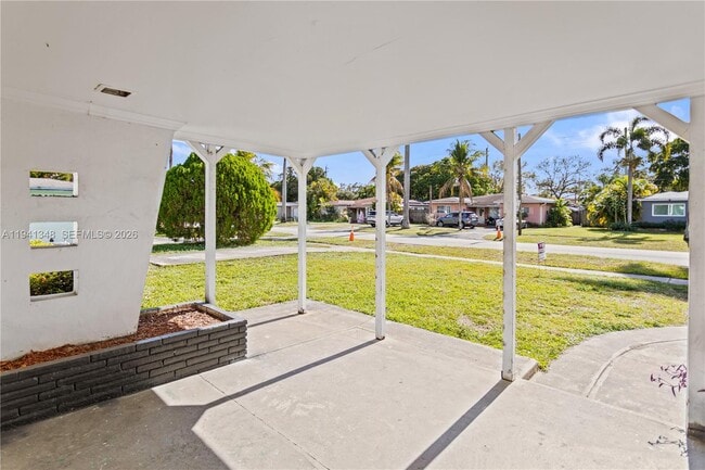 Building Photo - 3253 Pierce St