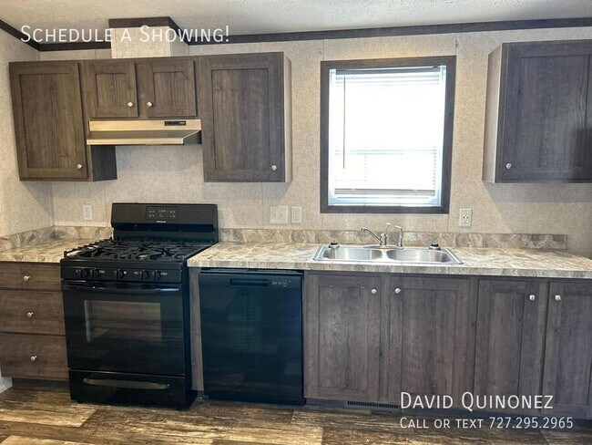 Building Photo - 5822 Kelso-