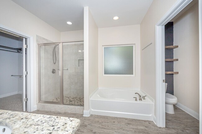 Building Photo - 1013 Silverbell Cv