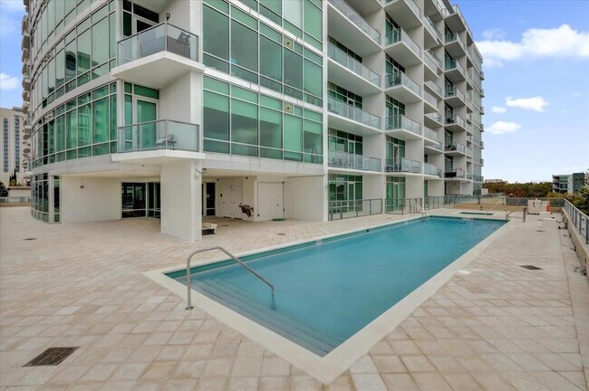 Building Photo - 101 S Eola Dr