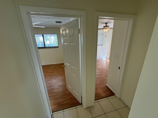 Building Photo - 1101 NE 18th Ct