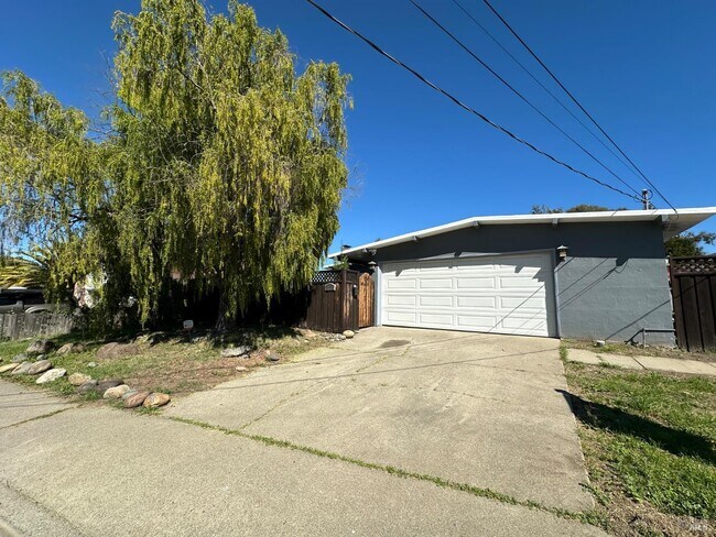 Building Photo - 1111 Marionola Way