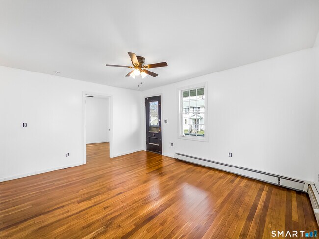 Building Photo - 31 Loveland St