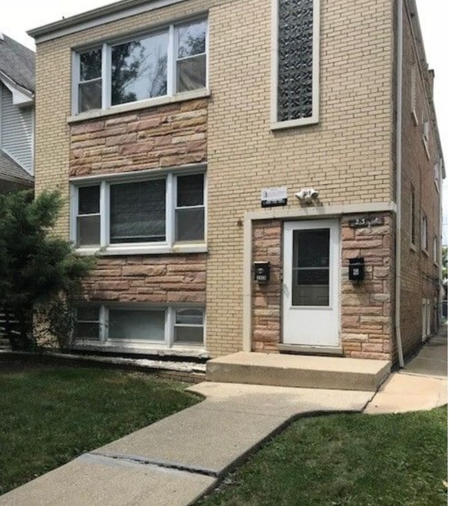Building Photo - 2328 N Lawndale Ave