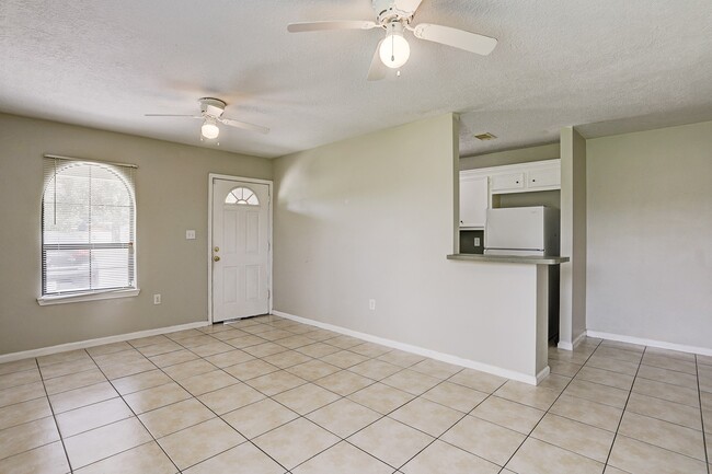 Building Photo - 330 6th St