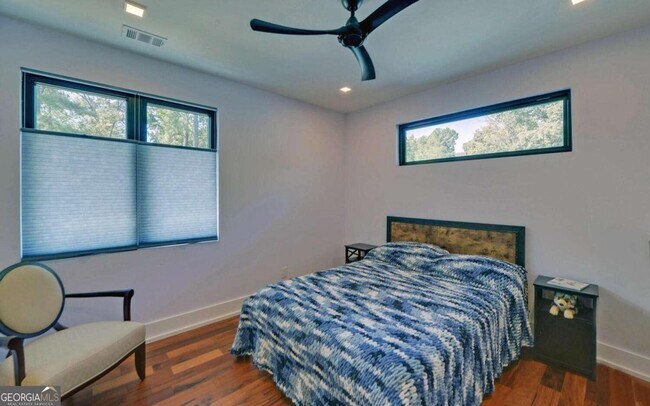 Building Photo - 675 Freedom Heights Dr