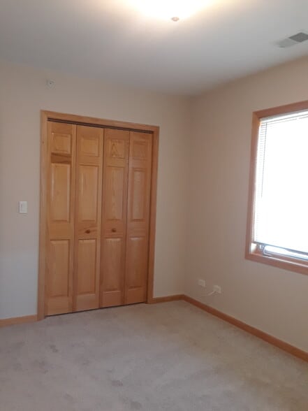 Building Photo - 10459 Mayfield Ave