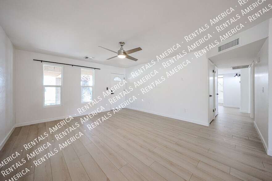 Building Photo - 2931 W Villa Maria Dr