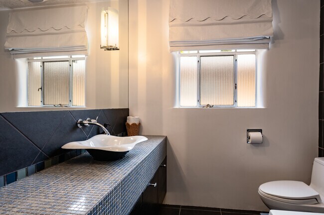 Building Photo - 601 Tulane Dr NE