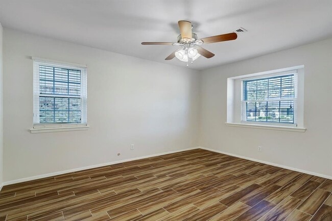 Building Photo - 10403 Raritan Dr