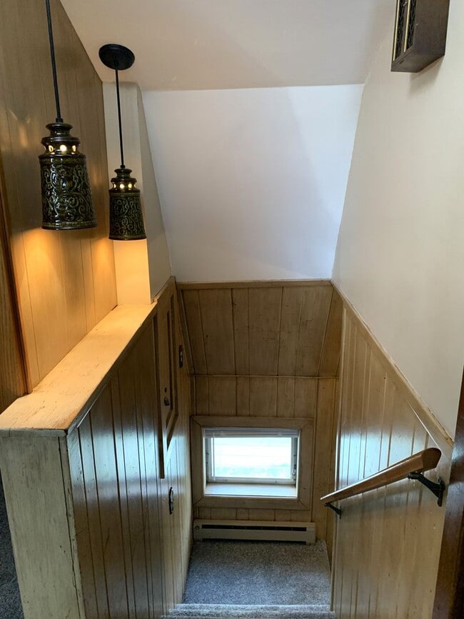 Building Photo - Charming single-family home just a short walk from Shippensburg University!