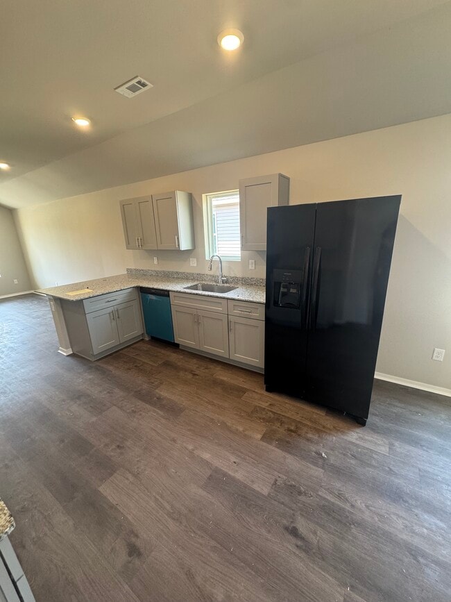 Building Photo - 2566 S Ouachita Dr