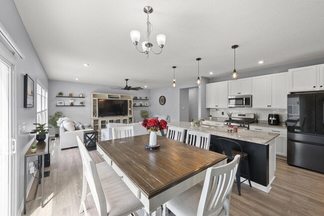 Building Photo - 1059 Honeycomb Ln